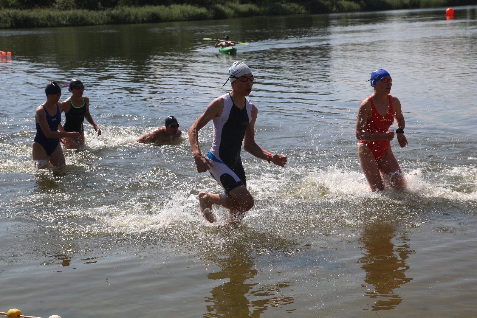 Zawody w Jezierzanach ,,Triathlon droga do sukcesu”
