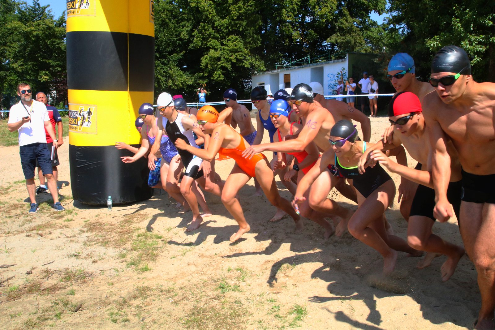 Zawody w Jezierzanach ,,Triathlon droga do sukcesu”
