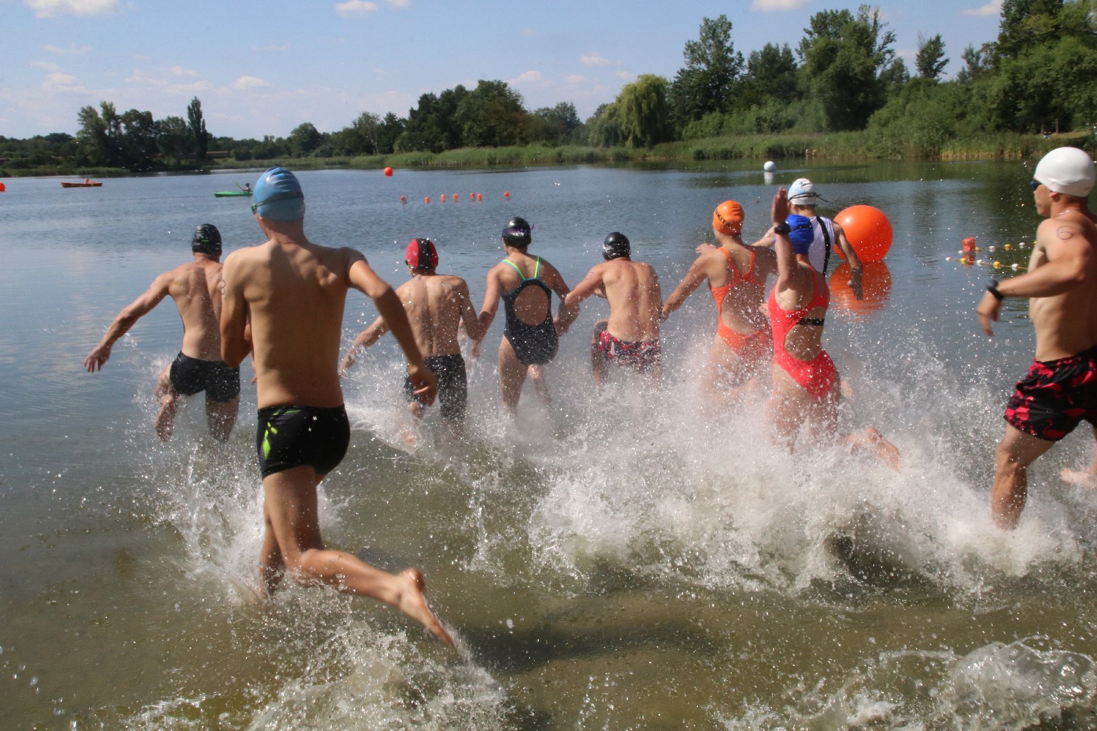Zawody w Jezierzanach ,,Triathlon droga do sukcesu”
