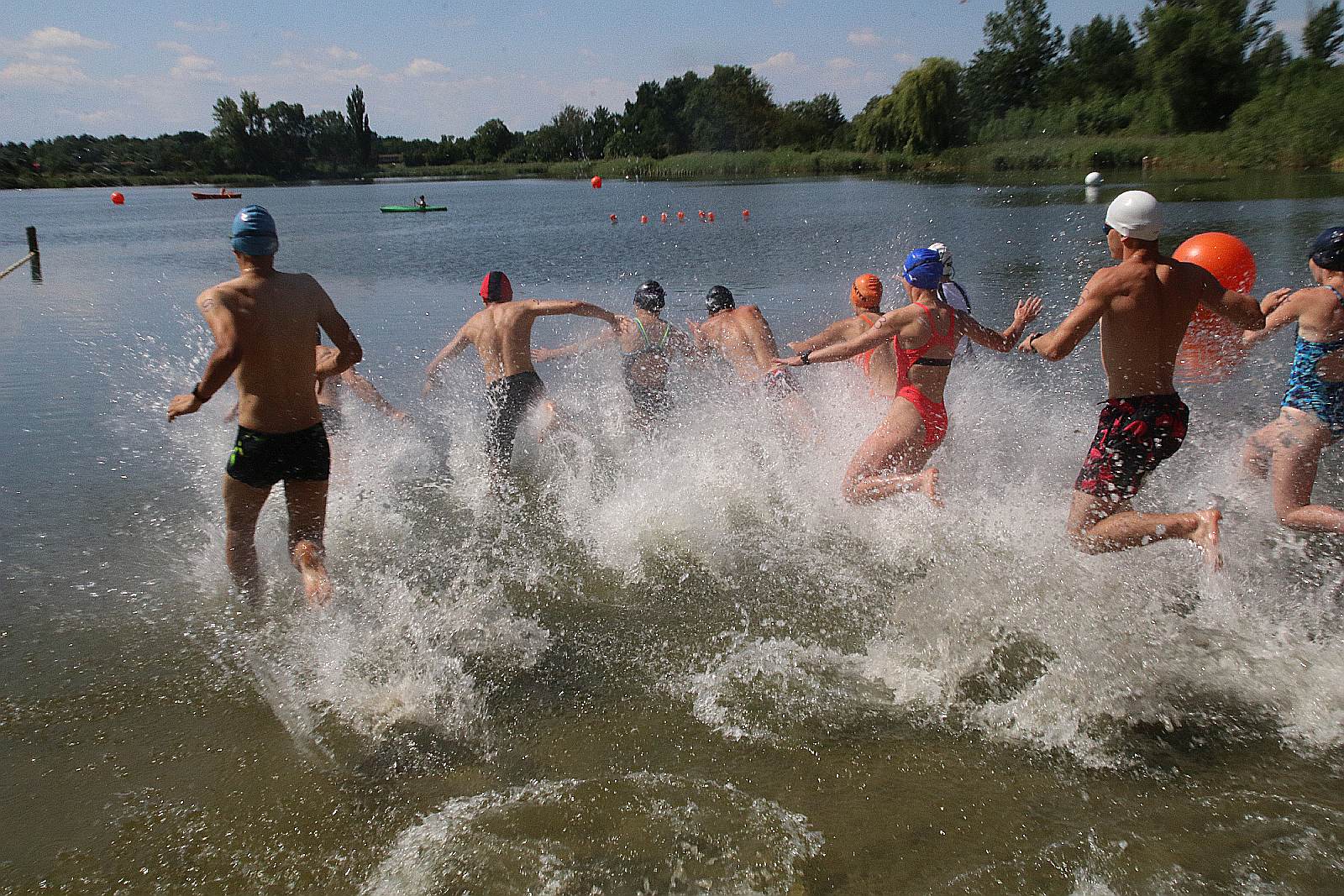 Zawody w Jezierzanach ,,Triathlon droga do sukcesu”
