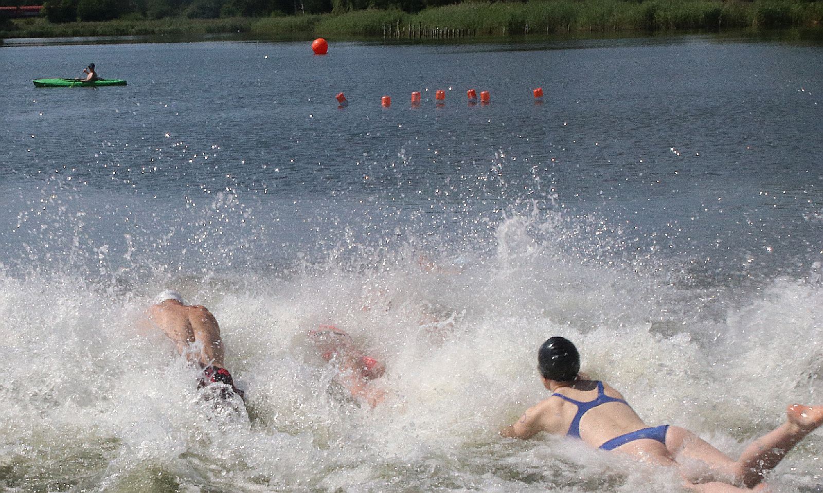 Zawody w Jezierzanach ,,Triathlon droga do sukcesu”
