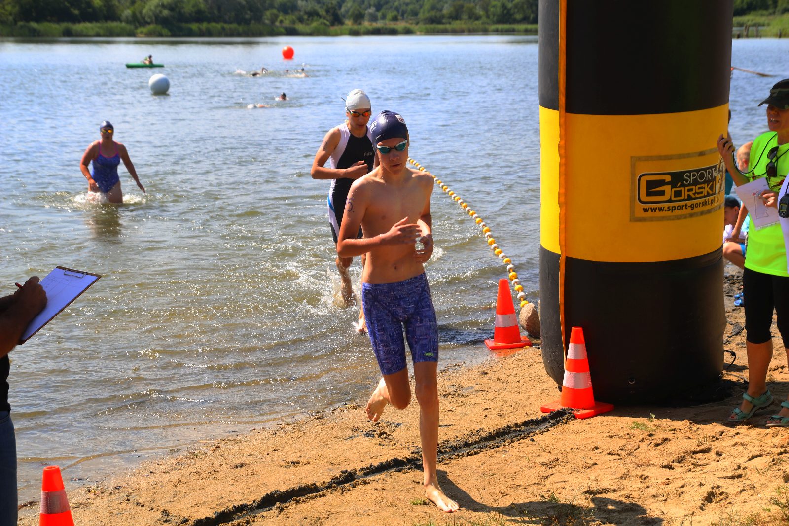 Zawody w Jezierzanach ,,Triathlon droga do sukcesu”
