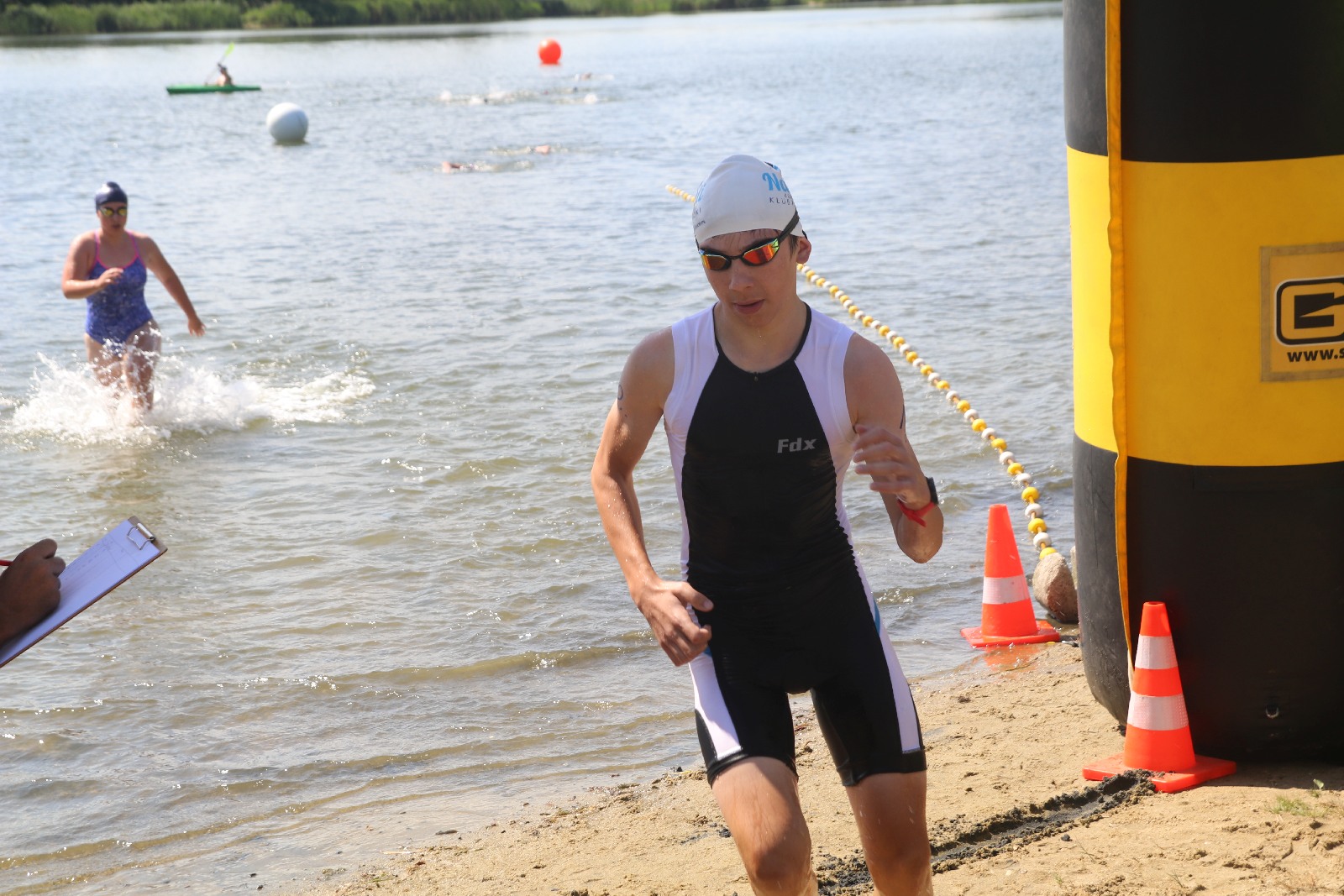 Zawody w Jezierzanach ,,Triathlon droga do sukcesu”

