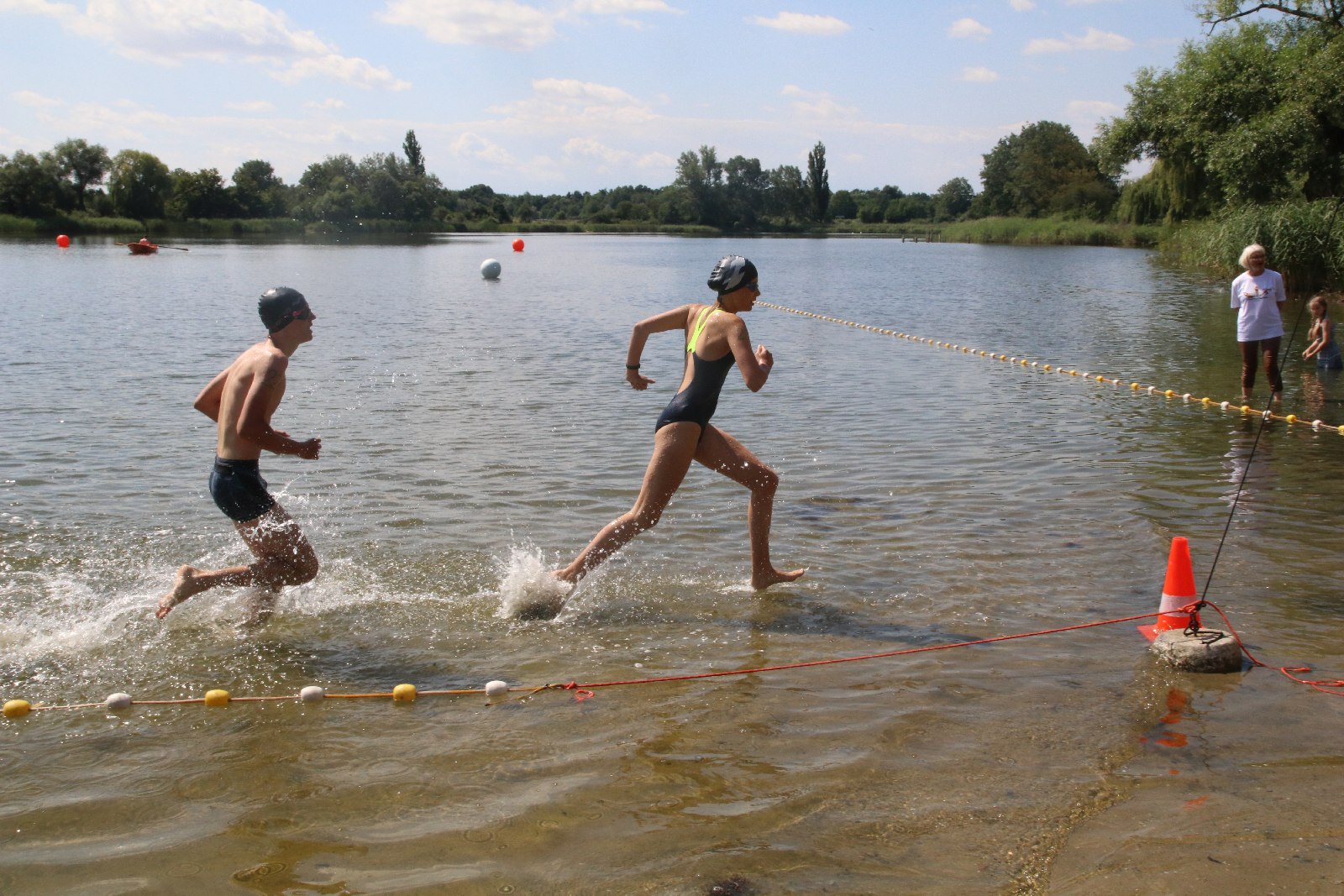 Zawody w Jezierzanach ,,Triathlon droga do sukcesu”
