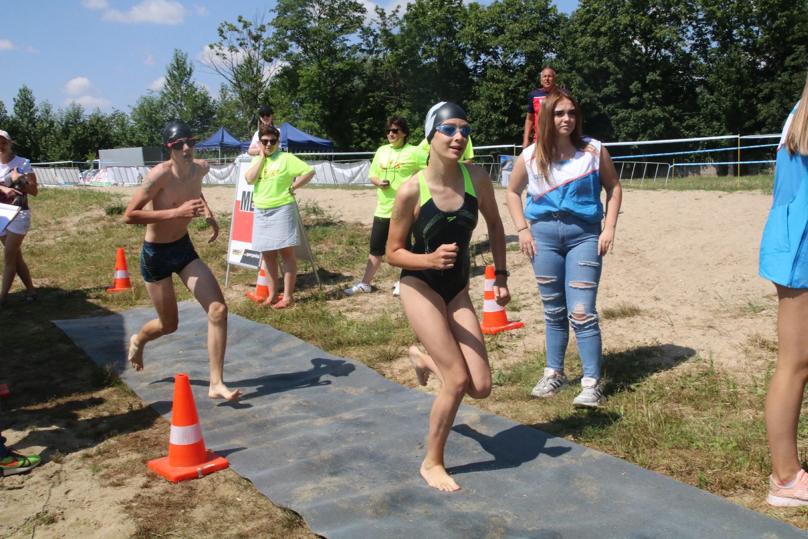 Zawody w Jezierzanach ,,Triathlon droga do sukcesu”
