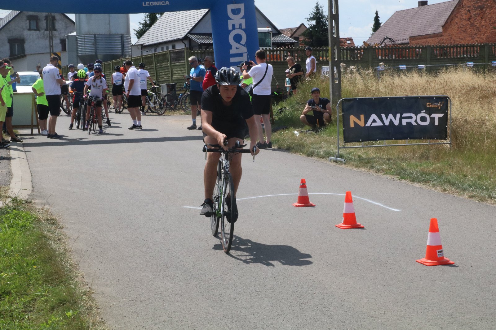 Zawody w Jezierzanach ,,Triathlon droga do sukcesu”
