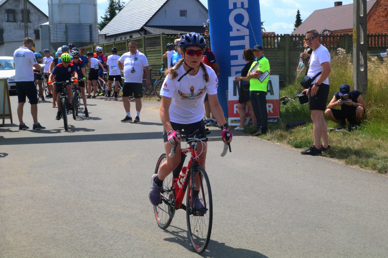 Zawody w Jezierzanach ,,Triathlon droga do sukcesu”
