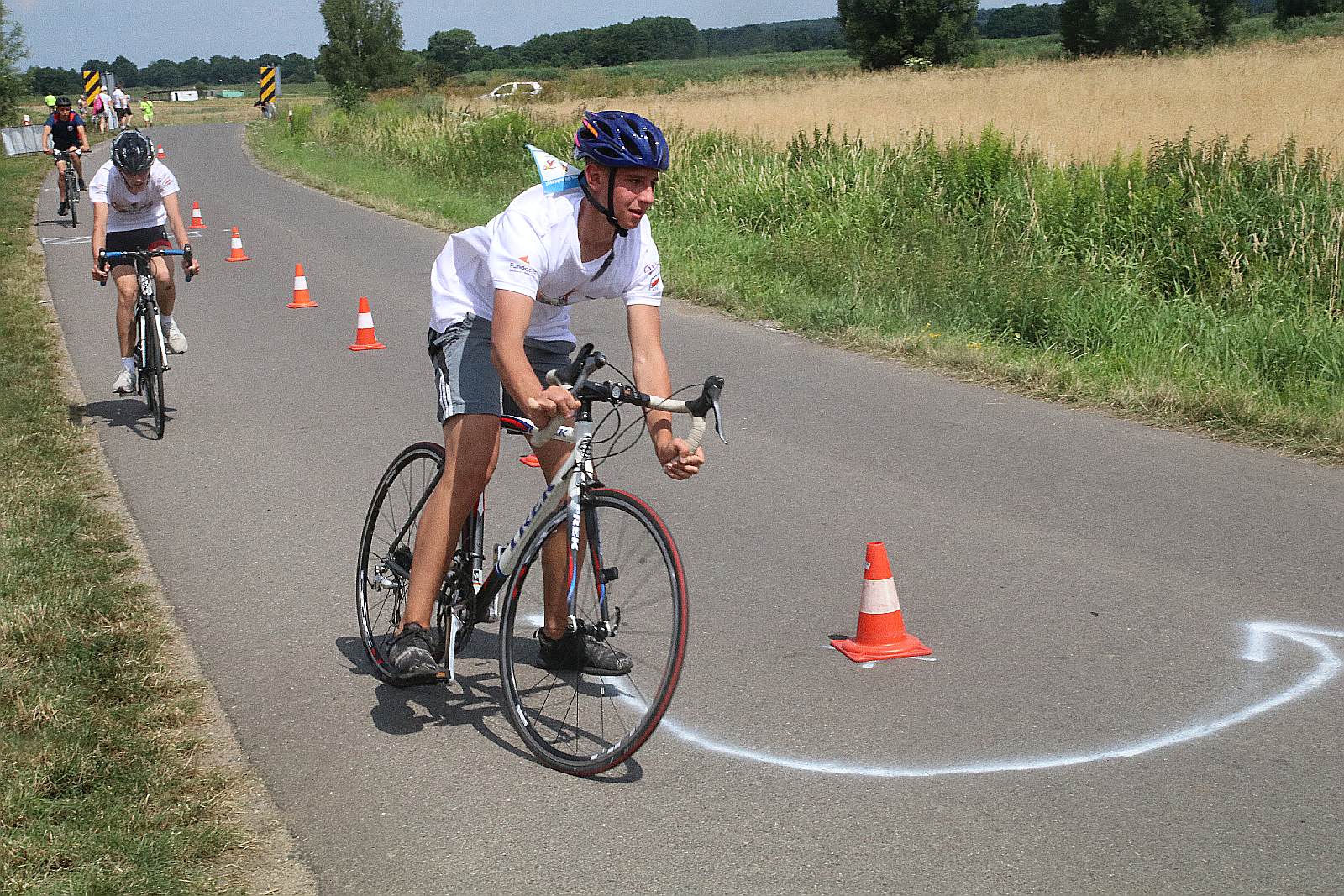 Zawody w Jezierzanach ,,Triathlon droga do sukcesu”
