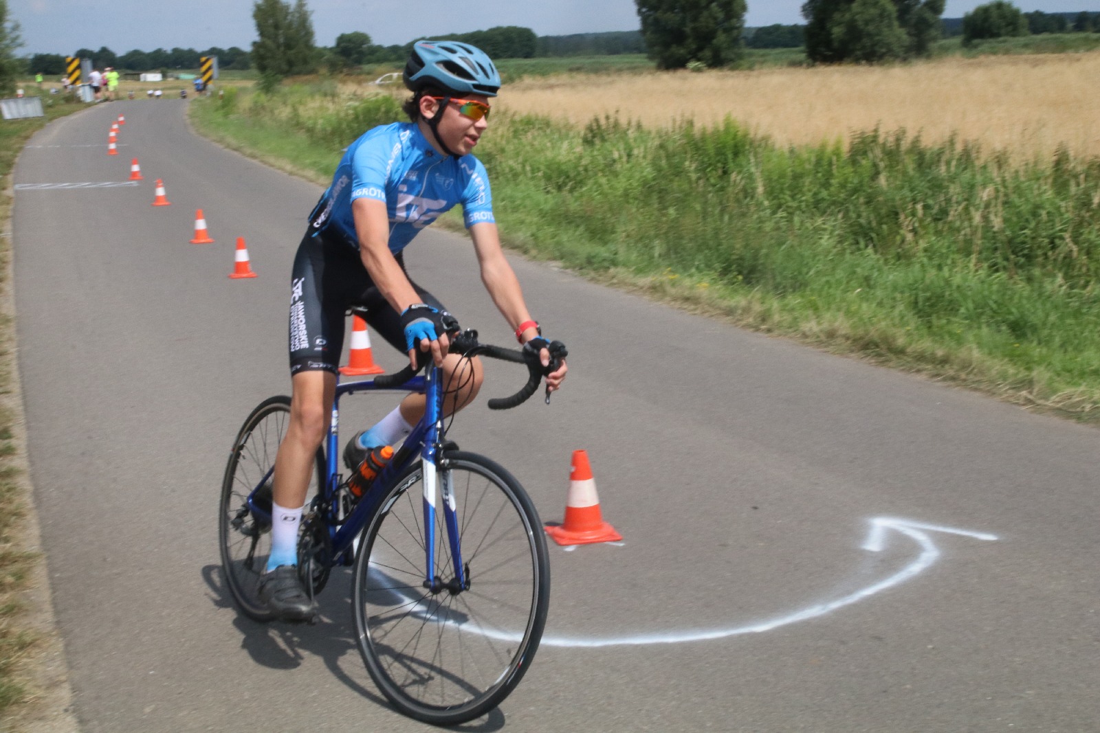 Zawody w Jezierzanach ,,Triathlon droga do sukcesu”
