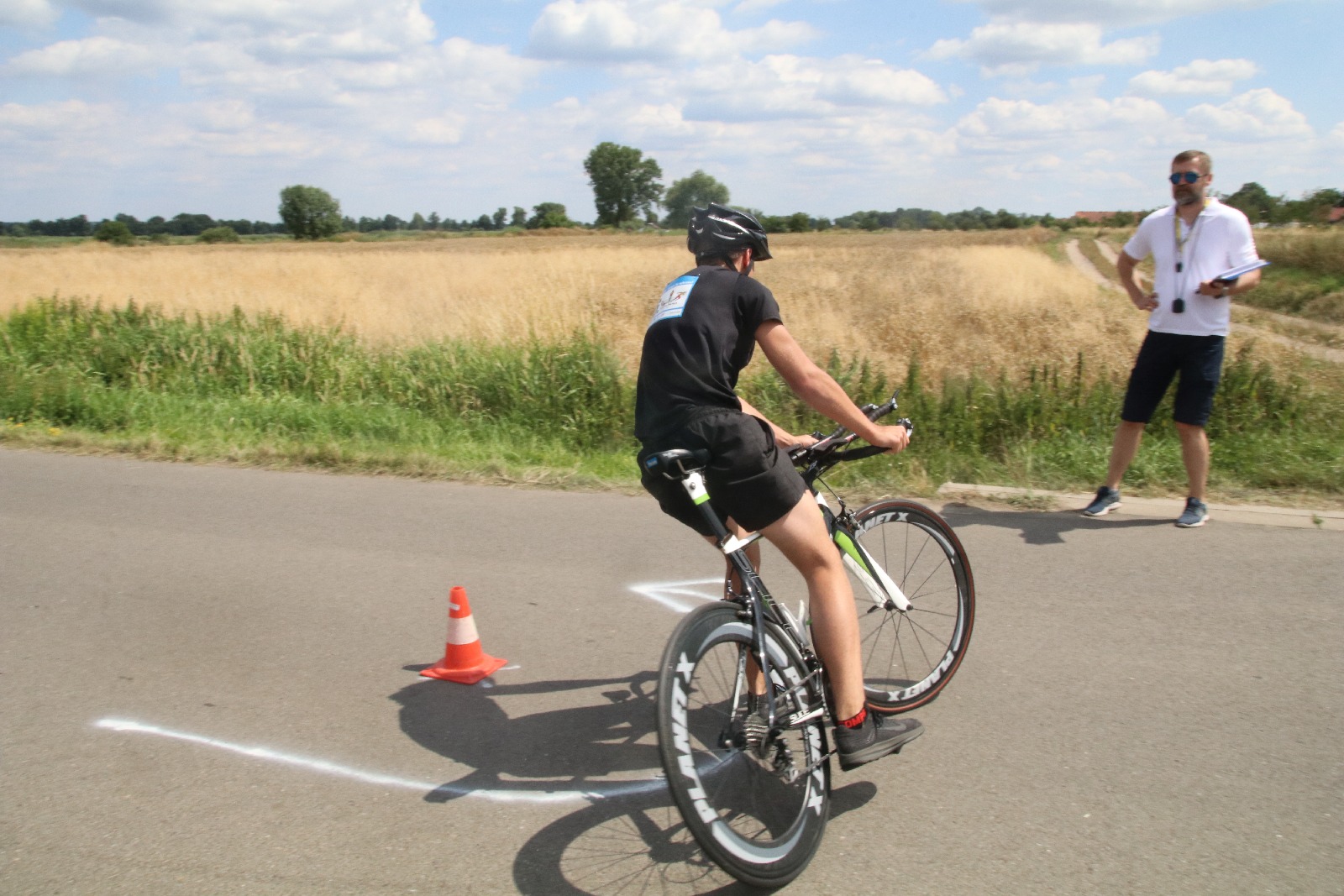 Zawody w Jezierzanach ,,Triathlon droga do sukcesu”
