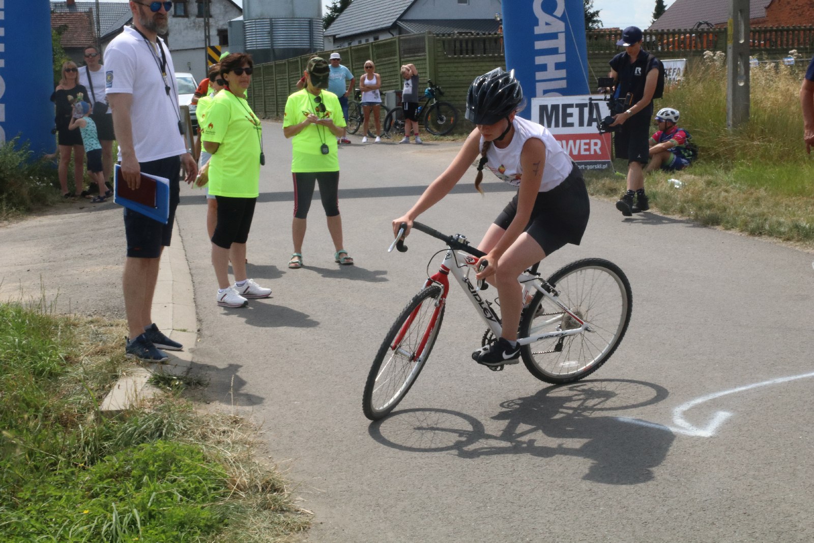Zawody w Jezierzanach ,,Triathlon droga do sukcesu”
