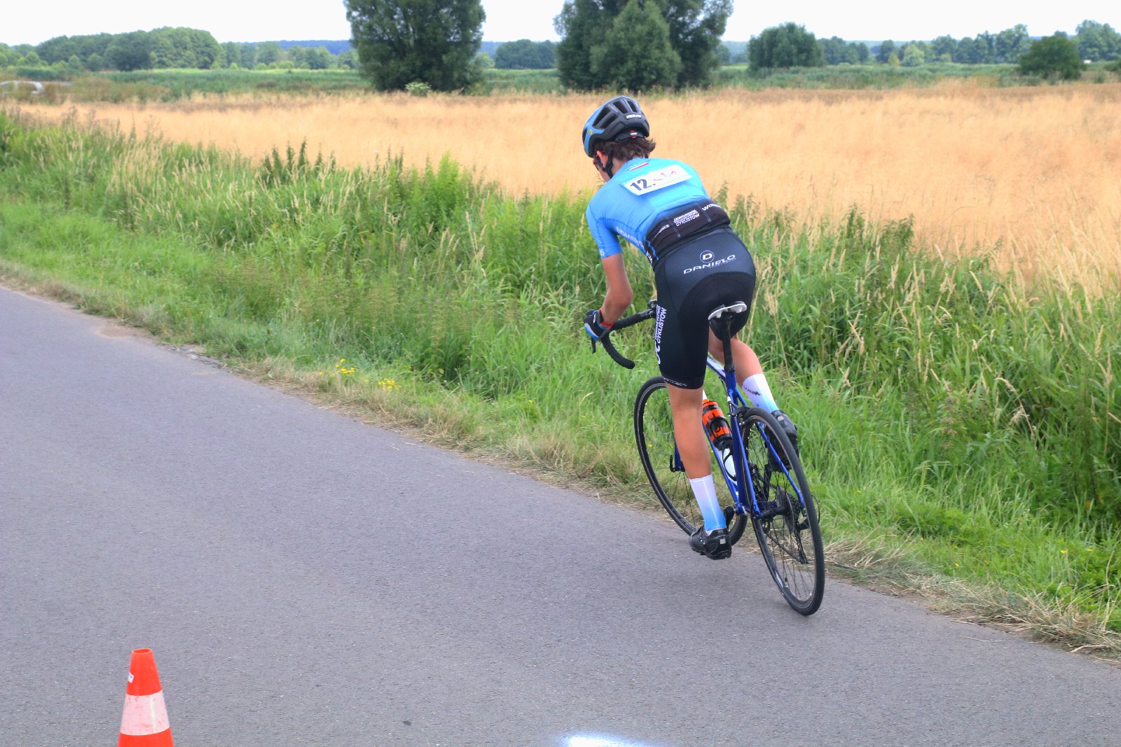Zawody w Jezierzanach ,,Triathlon droga do sukcesu”
