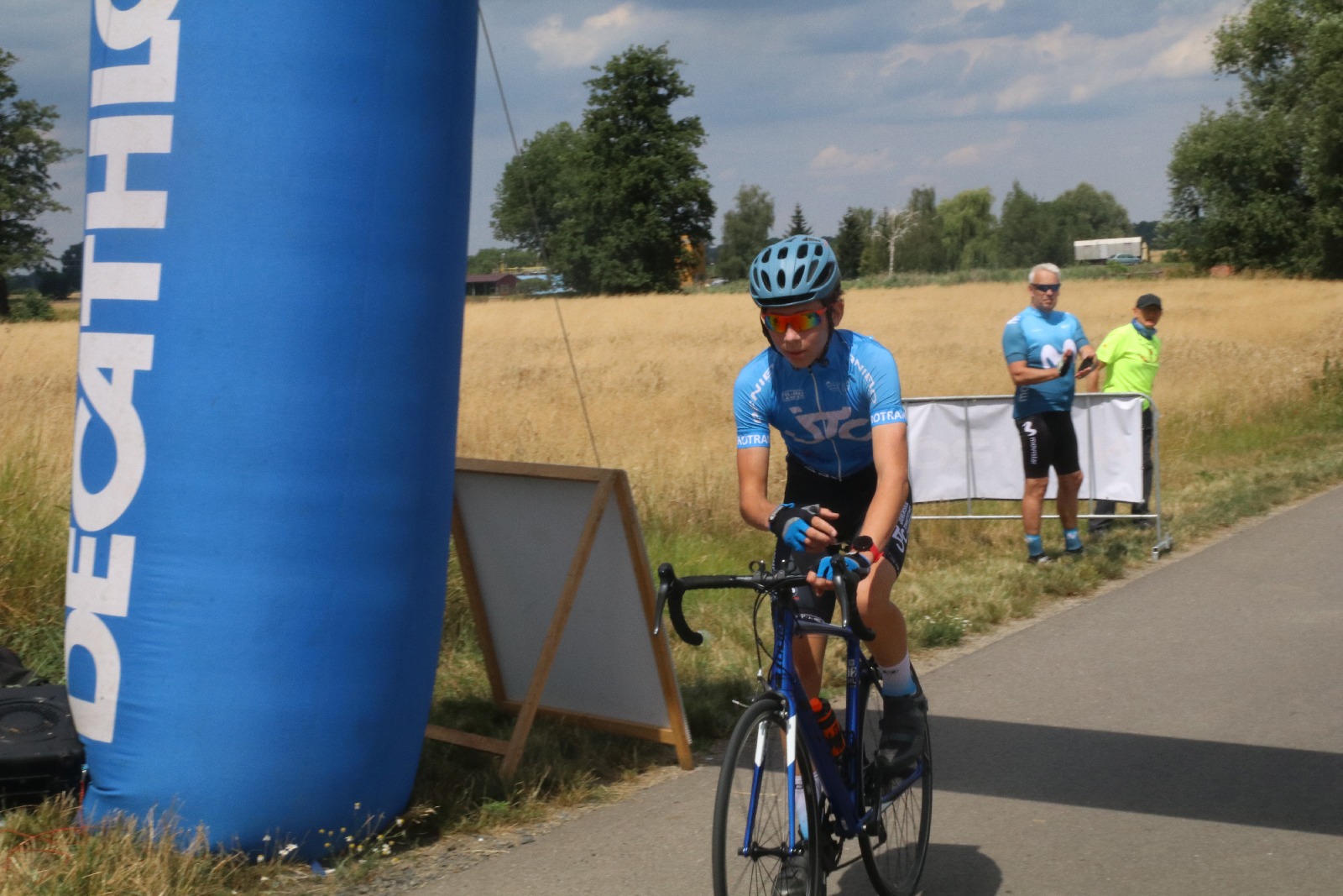 Zawody w Jezierzanach ,,Triathlon droga do sukcesu”
