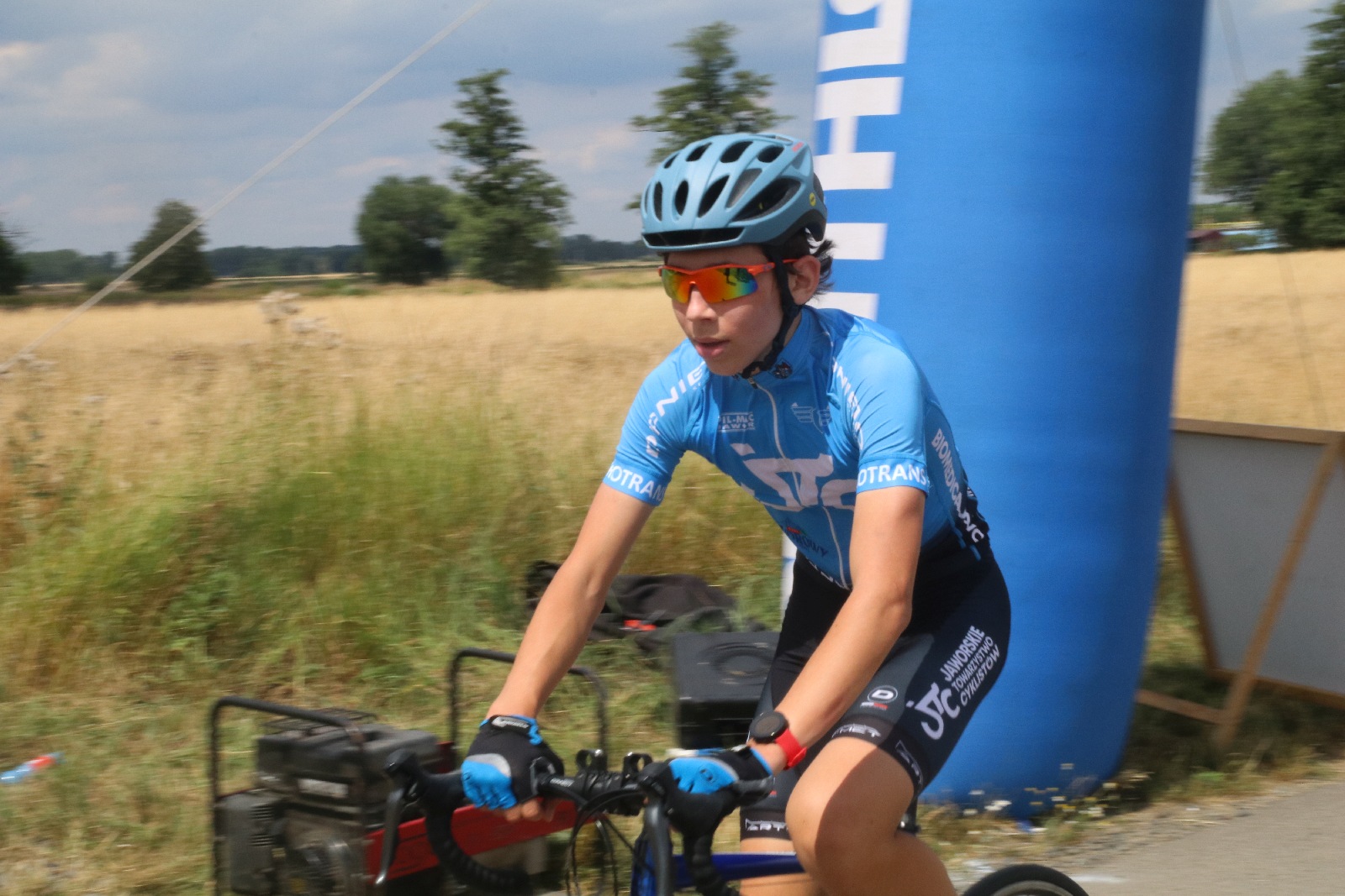 Zawody w Jezierzanach ,,Triathlon droga do sukcesu”
