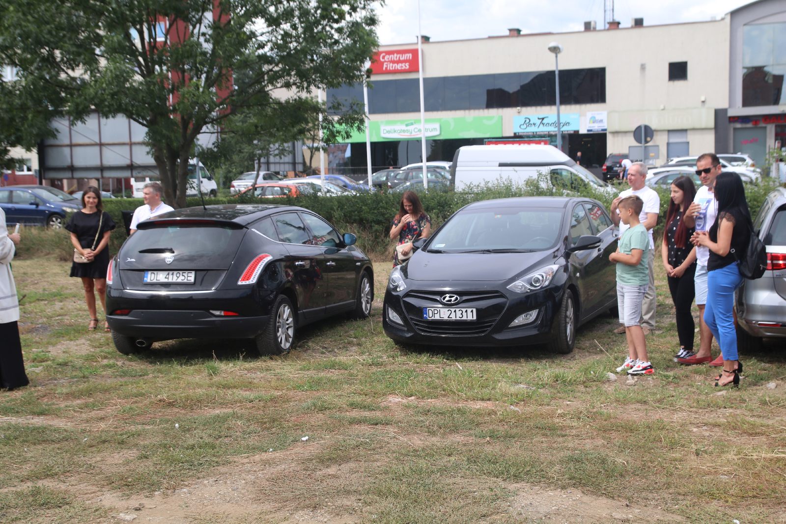 Na os. Kopernika święcili samochody i ich kierowców
