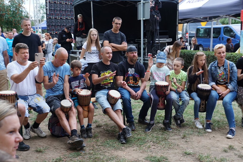 Zielony Groszek i Jemiayka w rytmach muzyki słońca