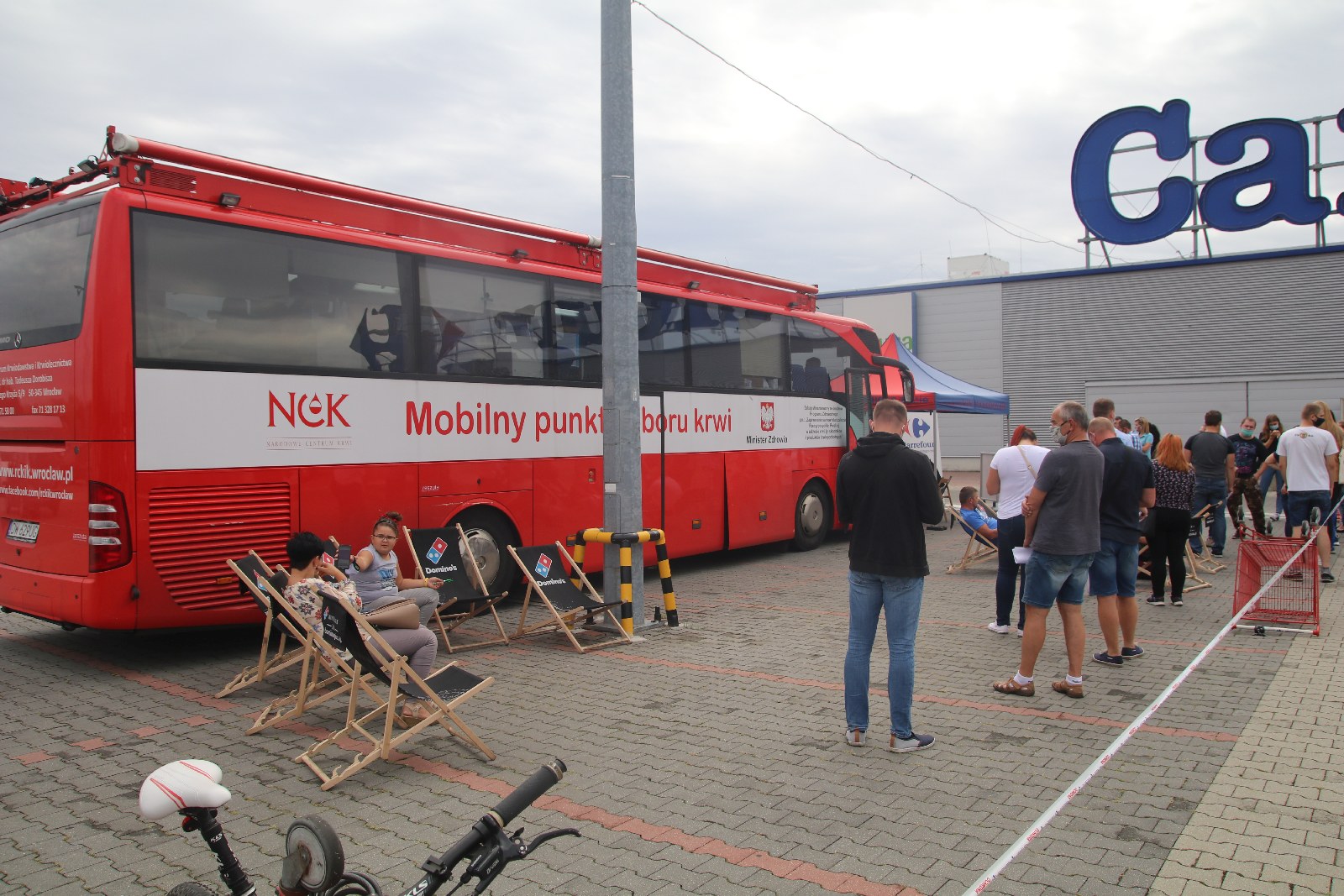 Oddawali krew i odbierali bilet na mecz Miedzi Legnica