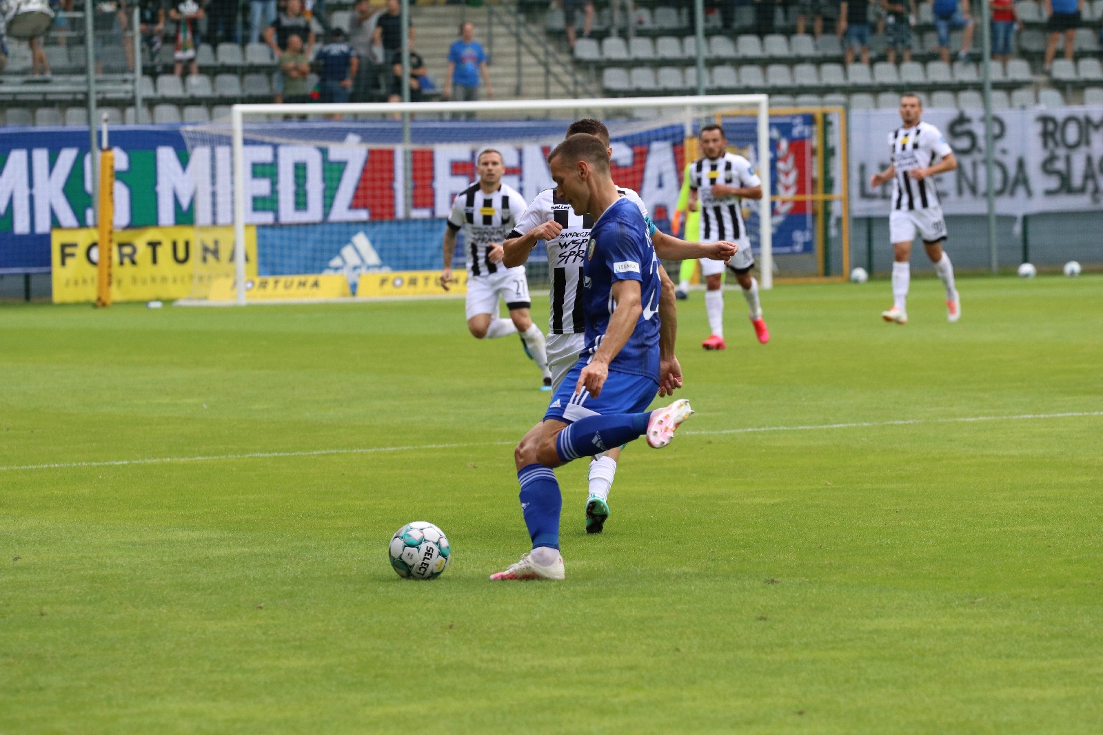 Miedź Legnica wygrała z Sandecją Nowy Sącz             
