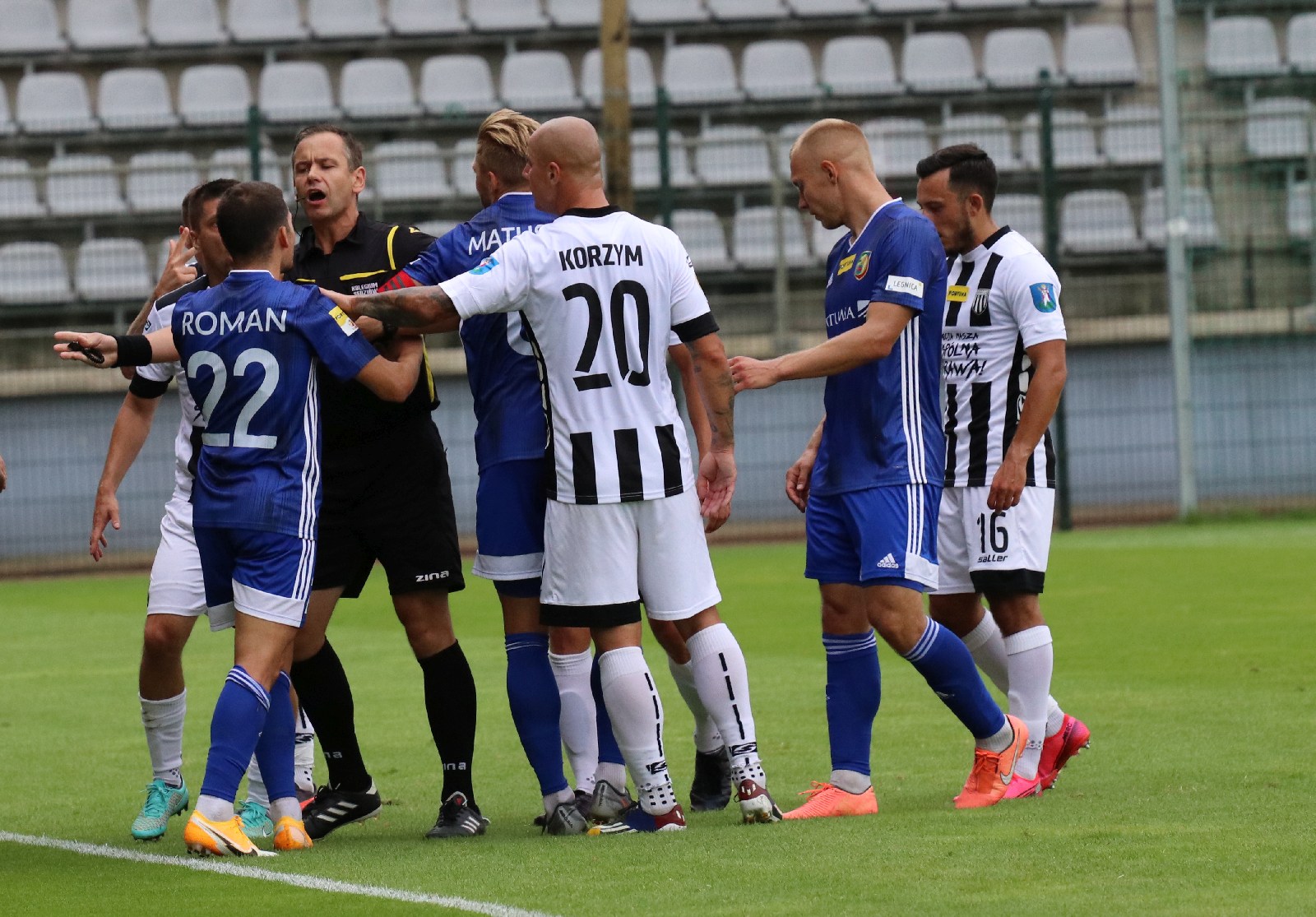 Miedź Legnica wygrała z Sandecją Nowy Sącz             
