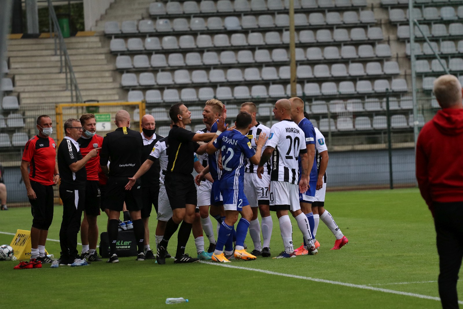 Miedź Legnica wygrała z Sandecją Nowy Sącz             
