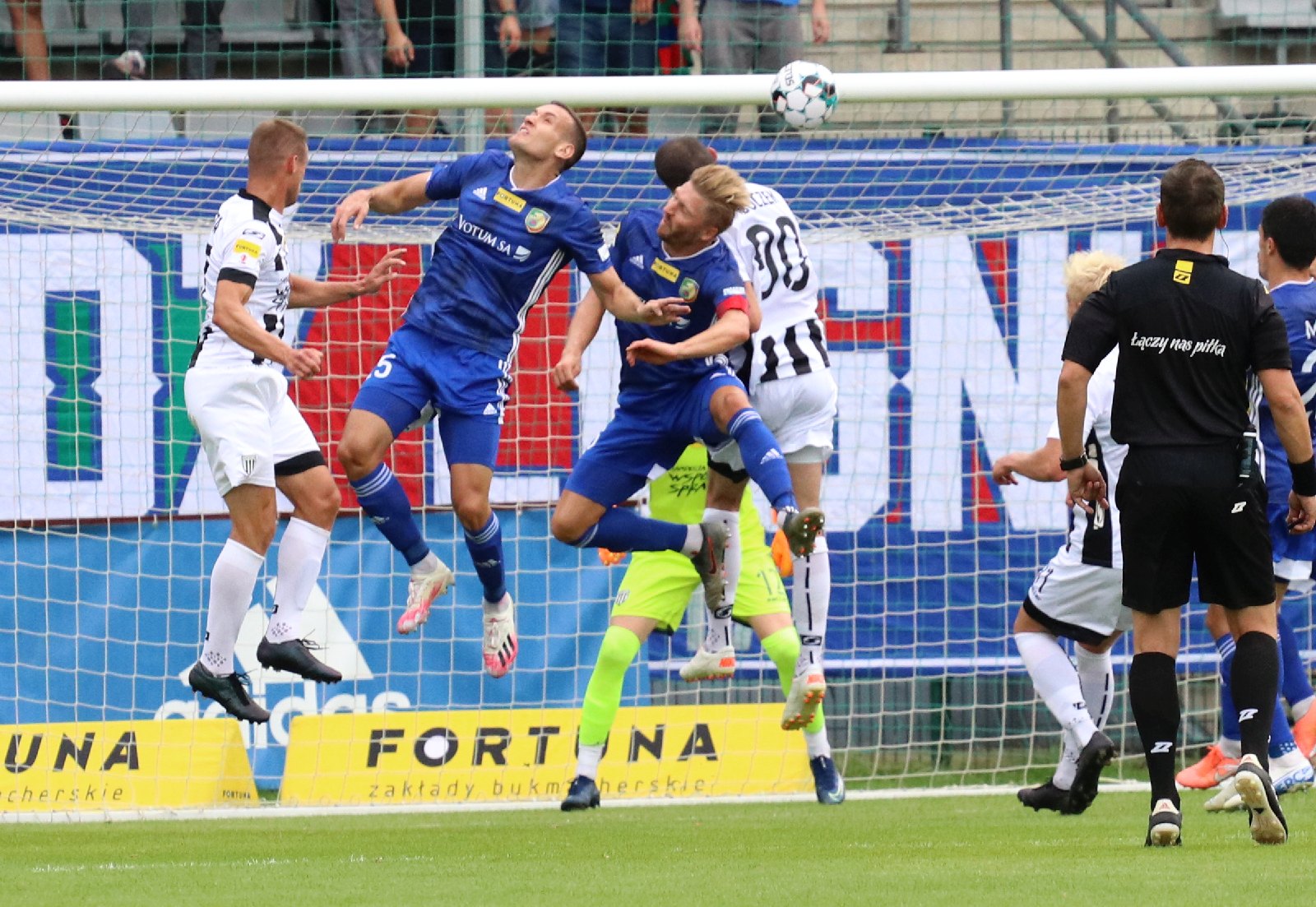 Miedź Legnica wygrała z Sandecją Nowy Sącz             
