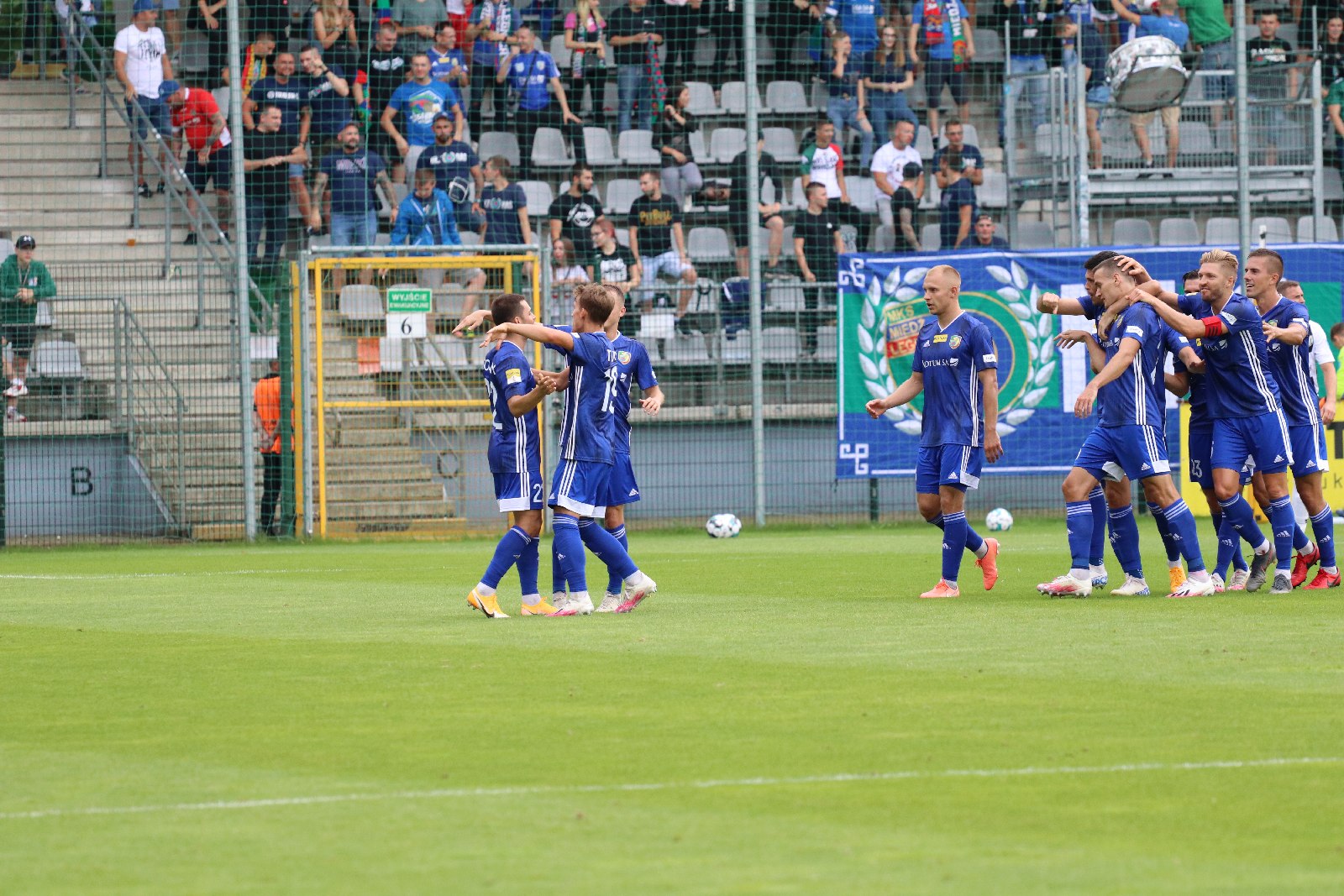 Miedź Legnica wygrała z Sandecją Nowy Sącz             

