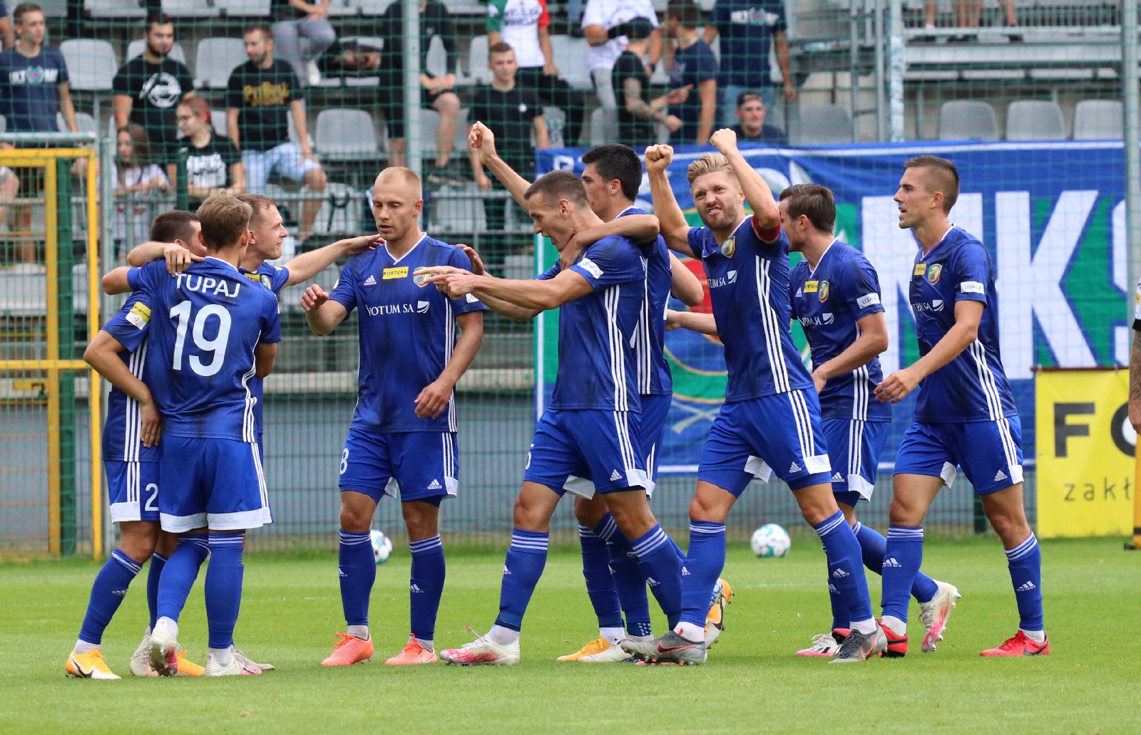 Miedź Legnica wygrała z Sandecją Nowy Sącz             
