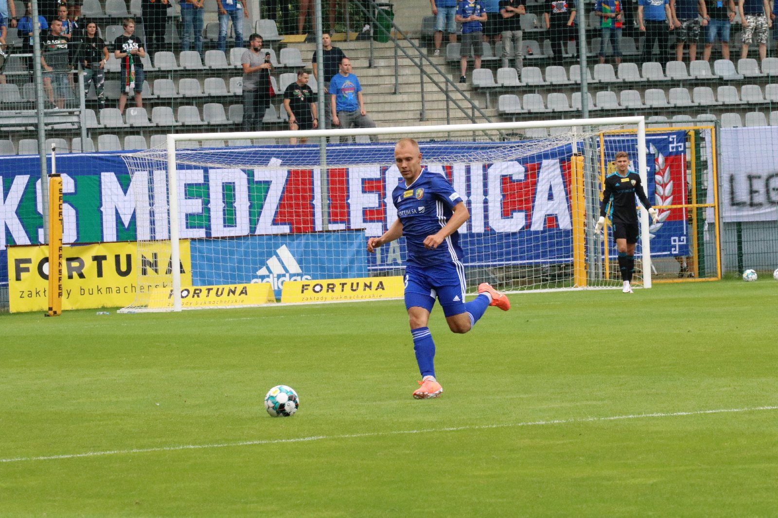 Miedź Legnica wygrała z Sandecją Nowy Sącz             

