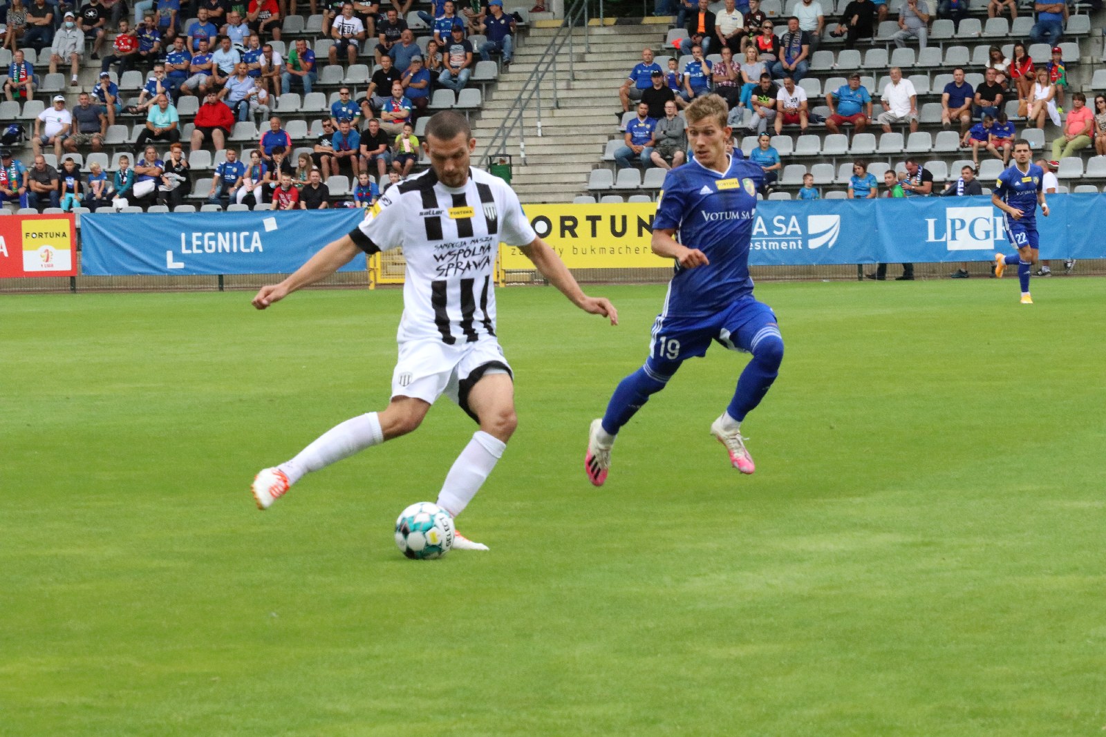 Miedź Legnica wygrała z Sandecją Nowy Sącz             
