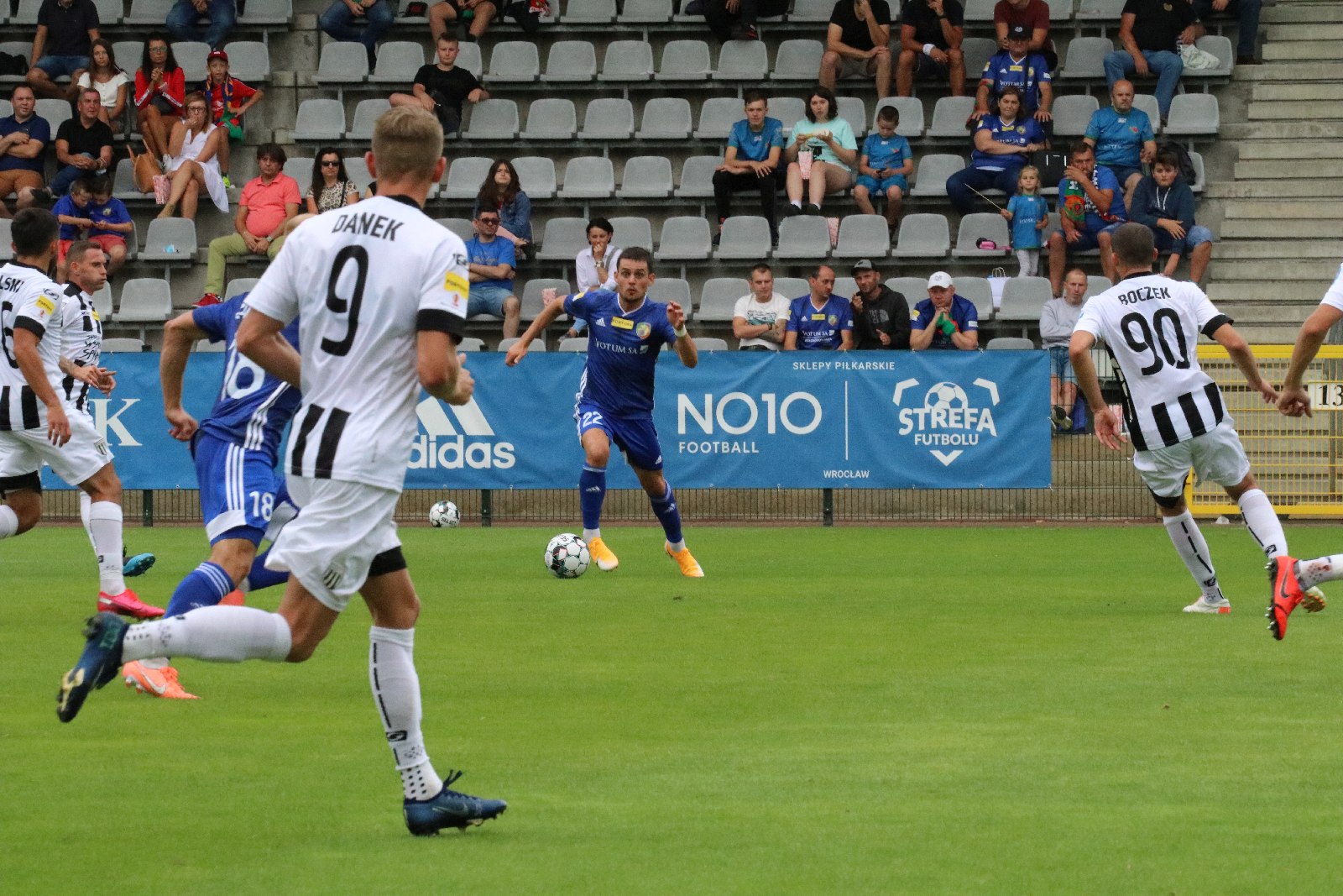 Miedź Legnica wygrała z Sandecją Nowy Sącz             
