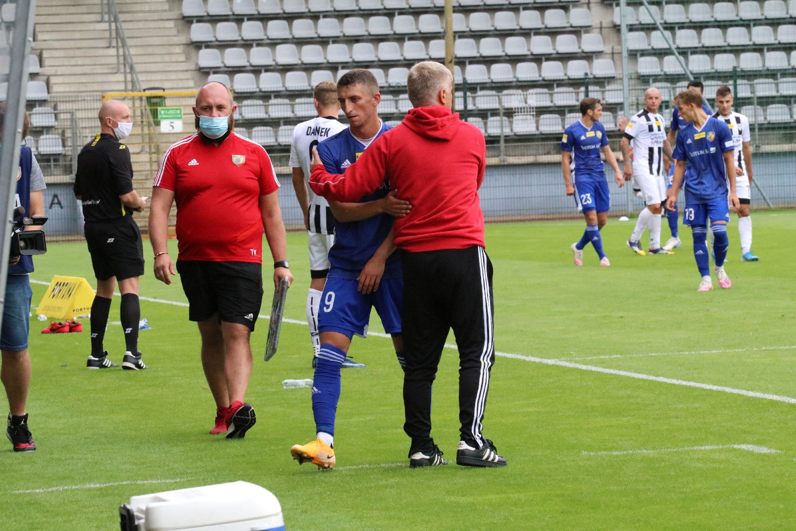 Miedź Legnica wygrała z Sandecją Nowy Sącz             
