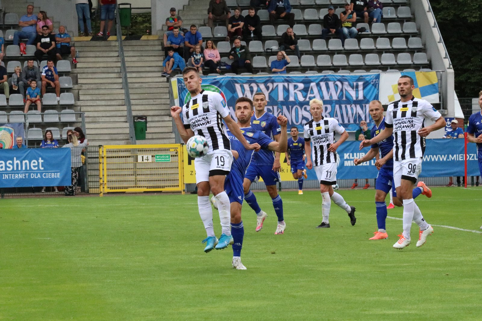 Miedź Legnica wygrała z Sandecją Nowy Sącz             
