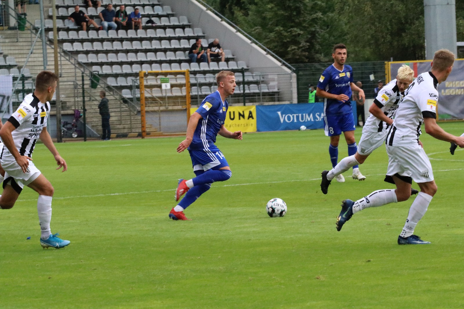 Miedź Legnica wygrała z Sandecją Nowy Sącz             

