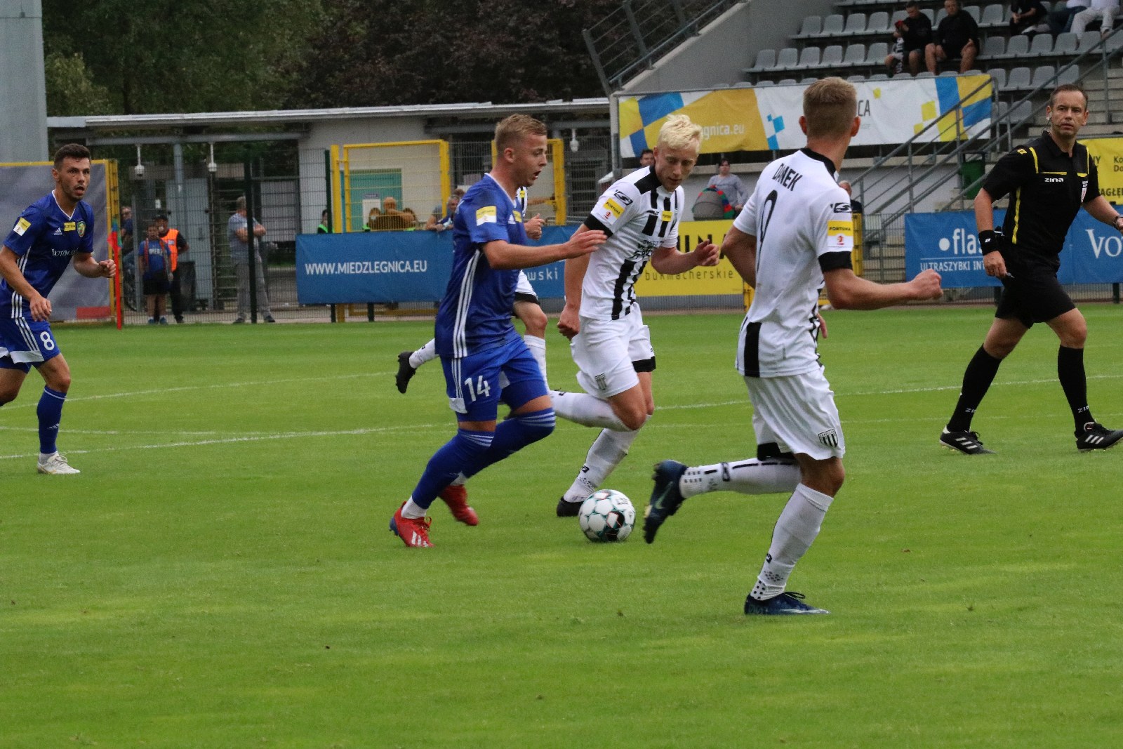 Miedź Legnica wygrała z Sandecją Nowy Sącz             
