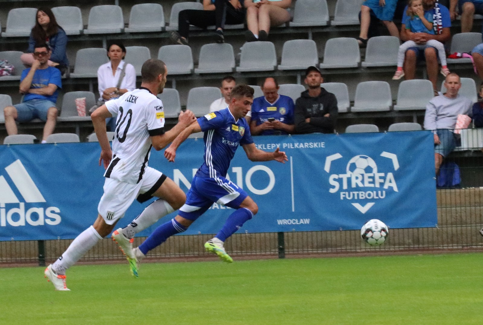 Miedź Legnica wygrała z Sandecją Nowy Sącz             
