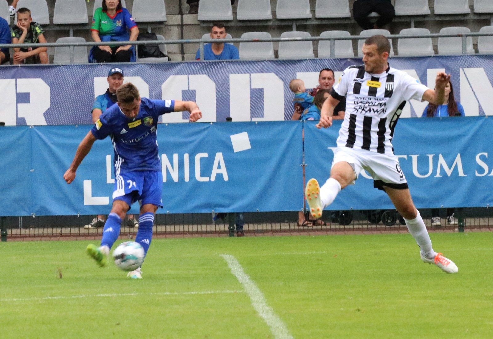 Miedź Legnica wygrała z Sandecją Nowy Sącz             
