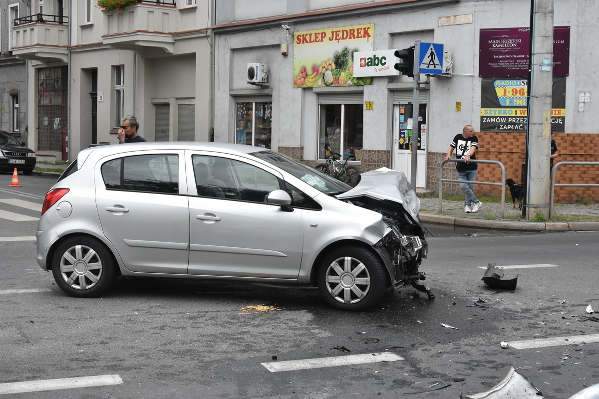 Trzy osoby w szpitalu po wypadku do którego doszło w niedzielę
