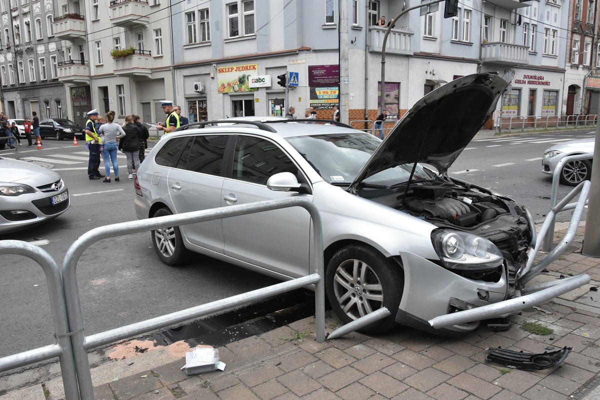 Trzy osoby w szpitalu po wypadku do którego doszło w niedzielę