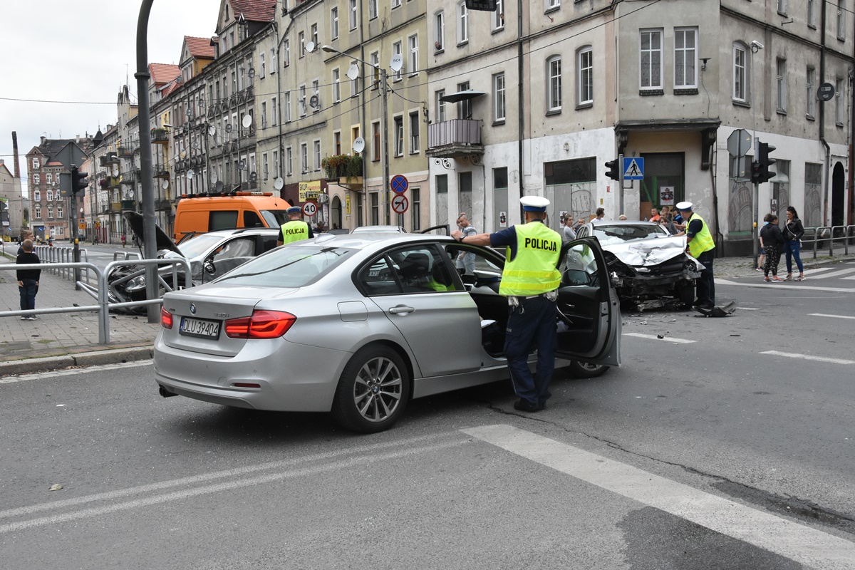 Trzy osoby w szpitalu po wypadku do którego doszło w niedzielę