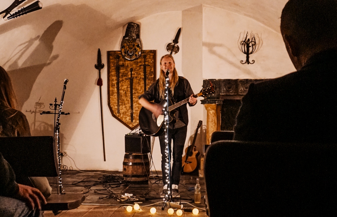 Ragnar Ólafsson zagrał romantyczny koncert w Zamku Grodziec