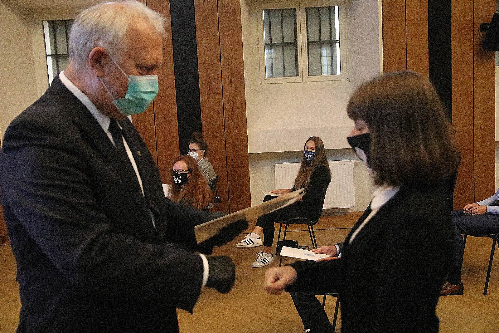 Uroczystość wręczenia stypendiów prezydenta Legnicy