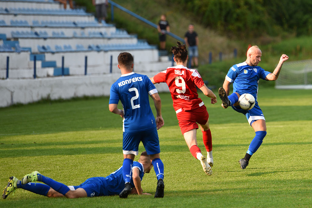 Konfeks Legnica wygrał na własnym boisku z Orlą Wąsosz