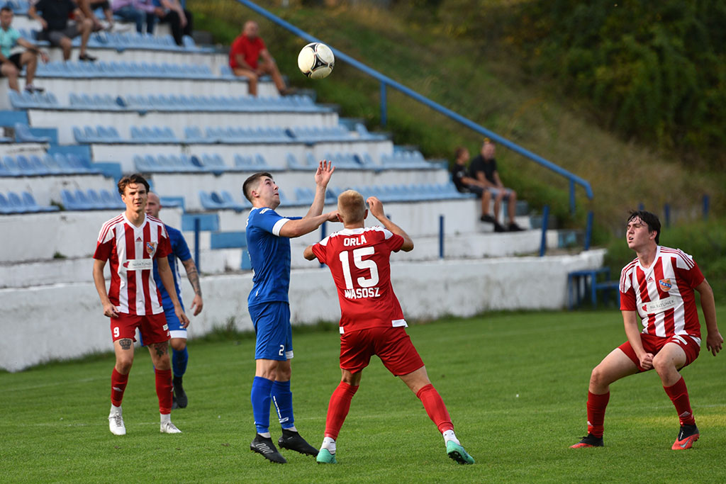 Konfeks Legnica wygrał na własnym boisku z Orlą Wąsosz