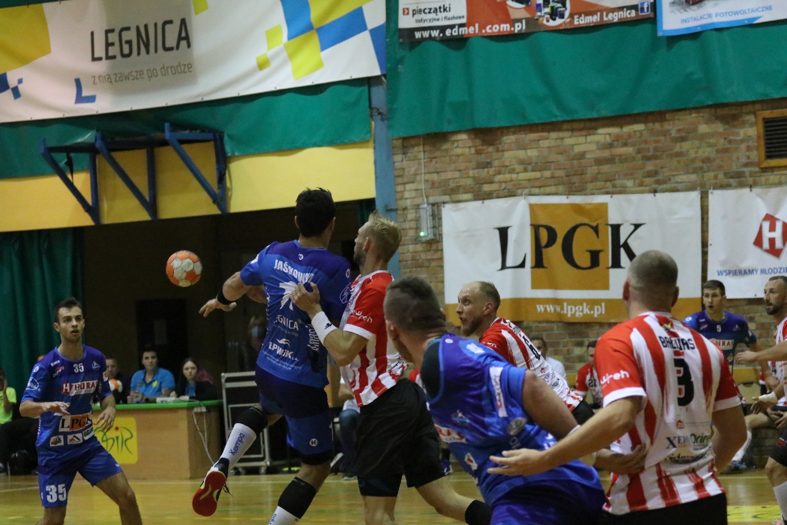 Siódemka Miedź Legnica – Ostrovia Ostrów Wielkopolsk 28:24