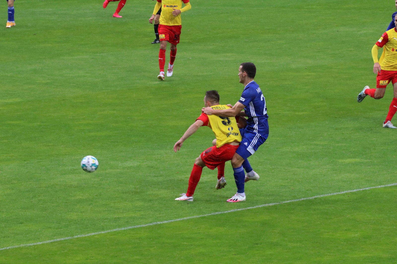 Miedź Legnica wyszarpała remis w ulewie