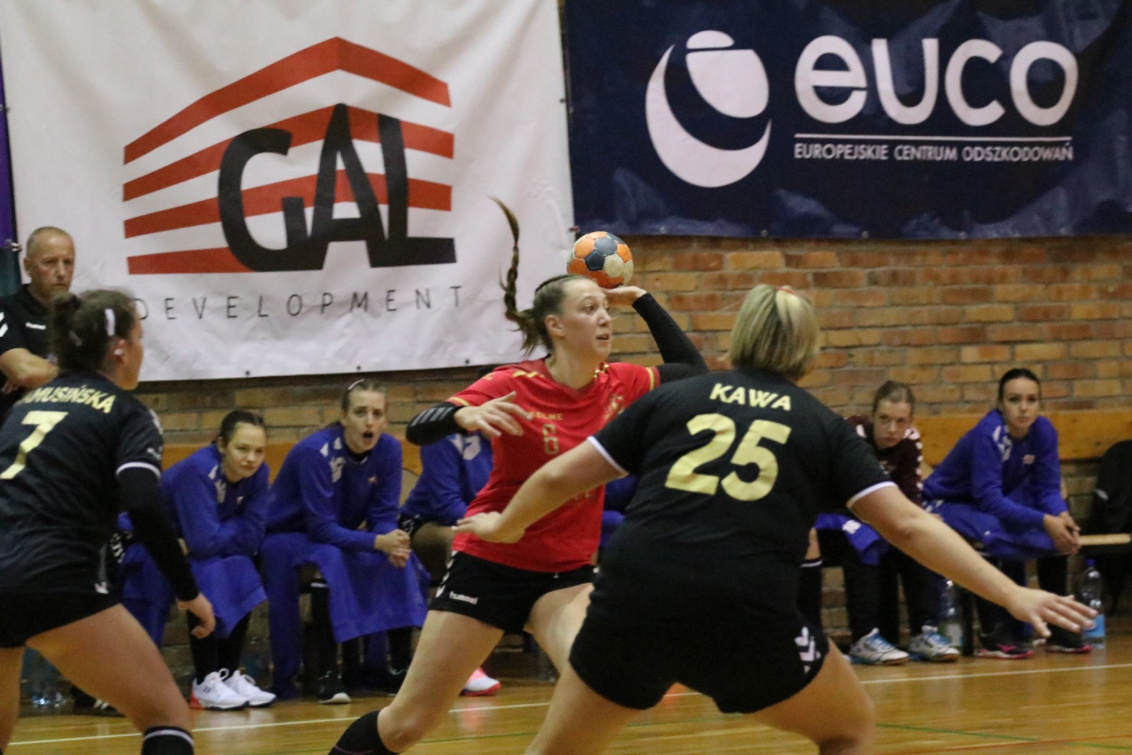 Dziewiątka Legnica w debiucie pierwszej ligi pokonuje Cracovię