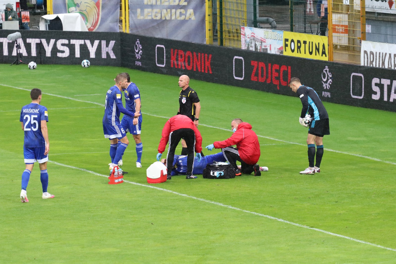 Miedź Legnica wyszarpała remis w ulewie
