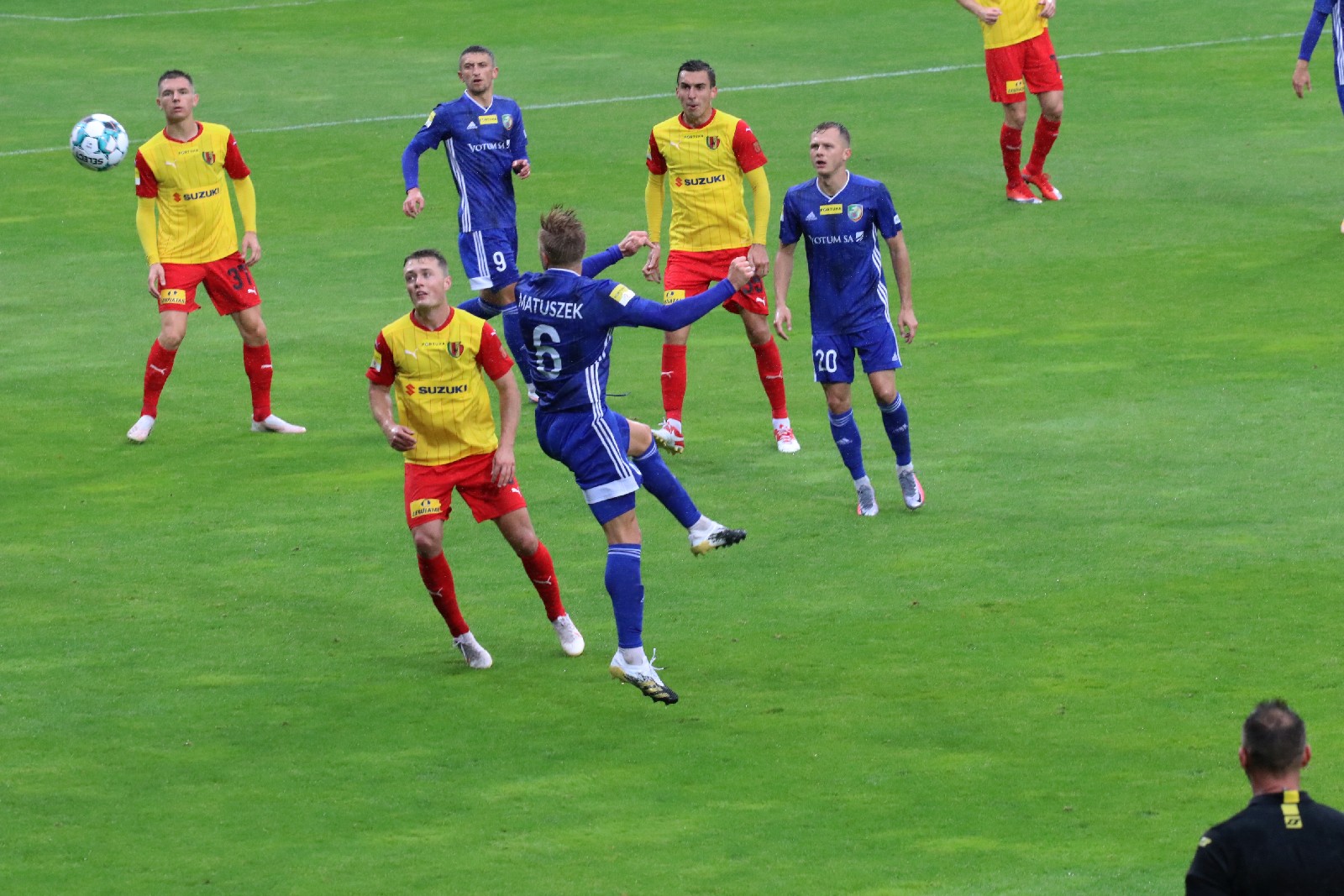 Miedź Legnica wyszarpała remis w ulewie