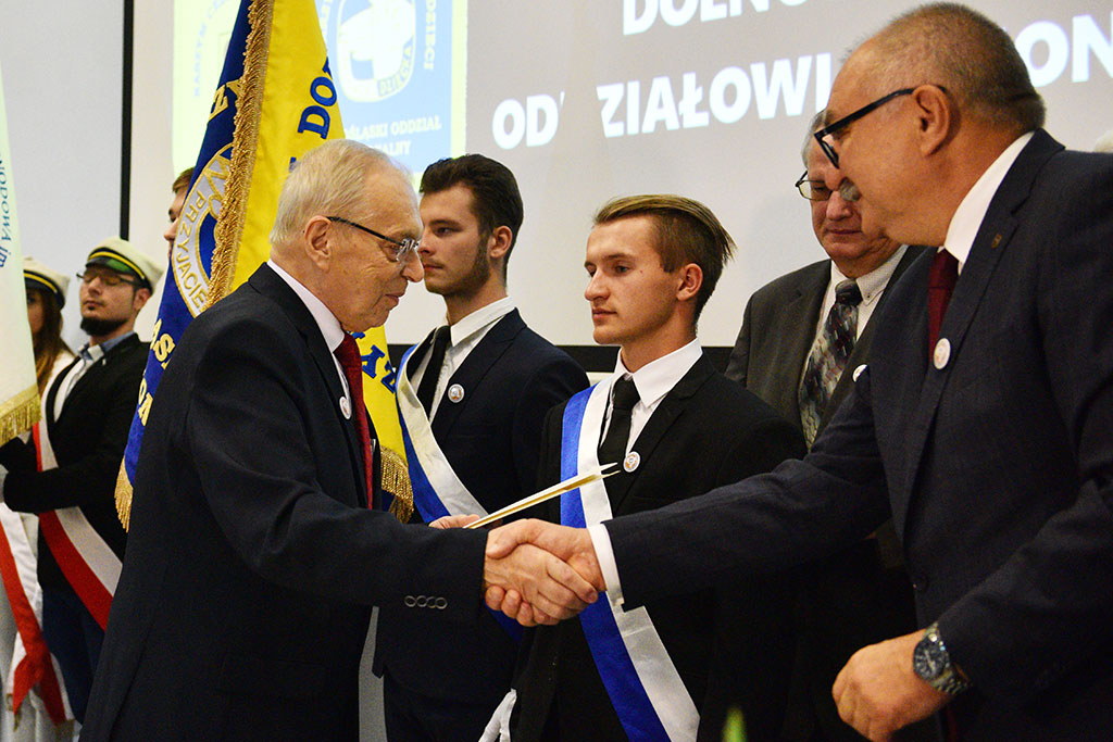 Dolnośląski oddział Towarzystwa Przyjaciół Dzieci ma sztandar