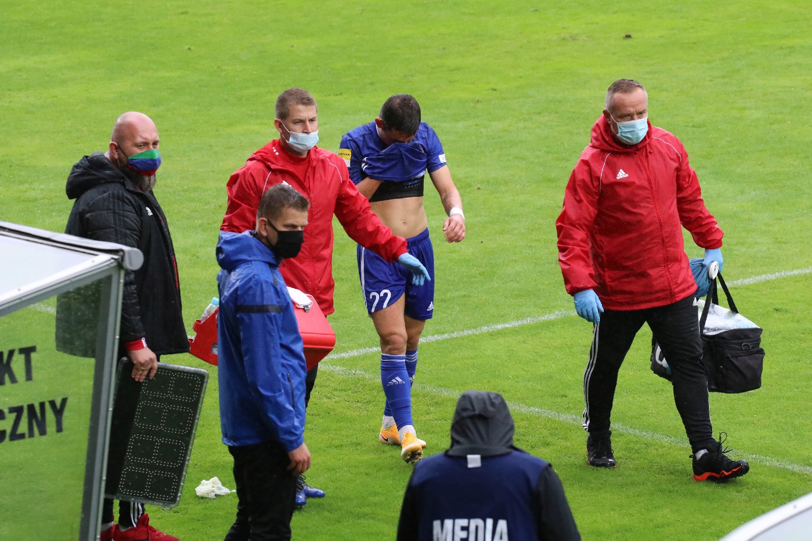 Miedź Legnica wyszarpała remis w ulewie